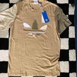 Adidas bold blocked tee size small shirt.